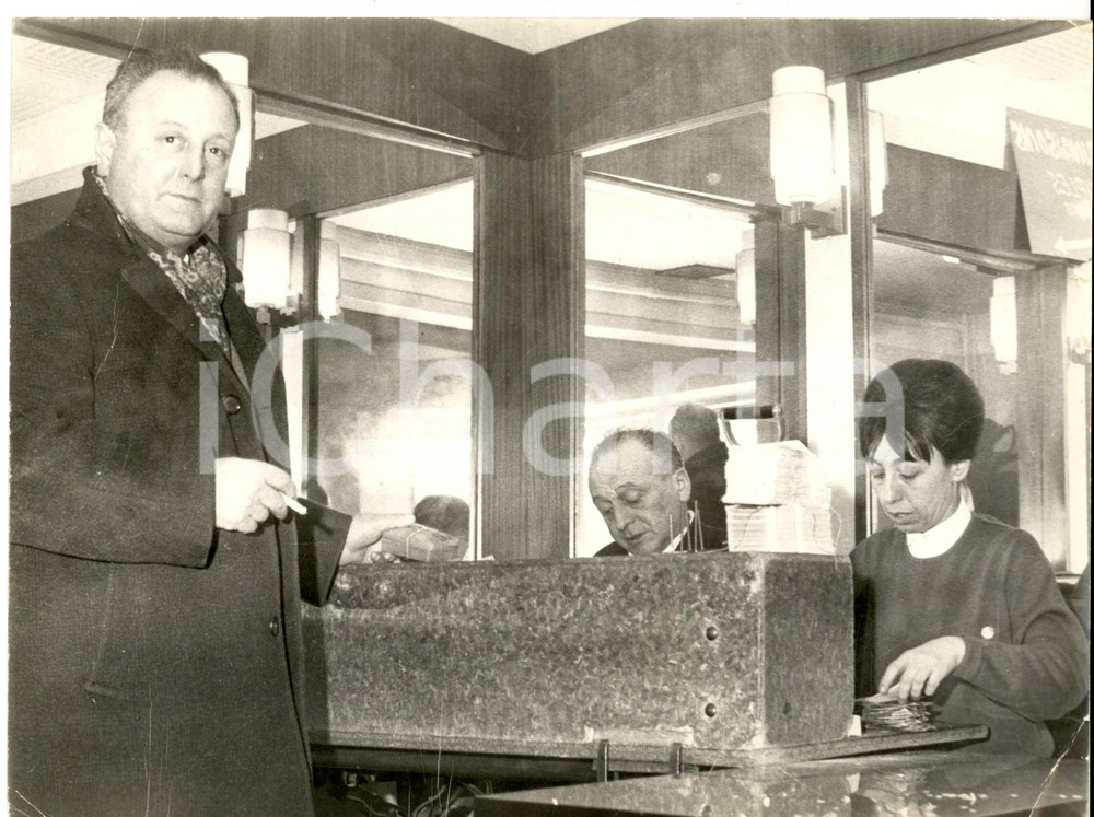 Fotografia d epoca originale 1965 FRANCE Lavoro in un ufficio postale Foto REPORTAGE 24x18 cm 1