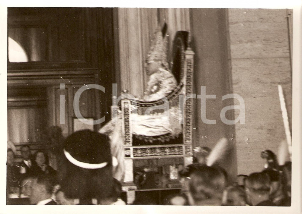 Fotografia d'epoca originale 1939 ROMA PIO XII sulla Scala Regia per l'incoronazione 1