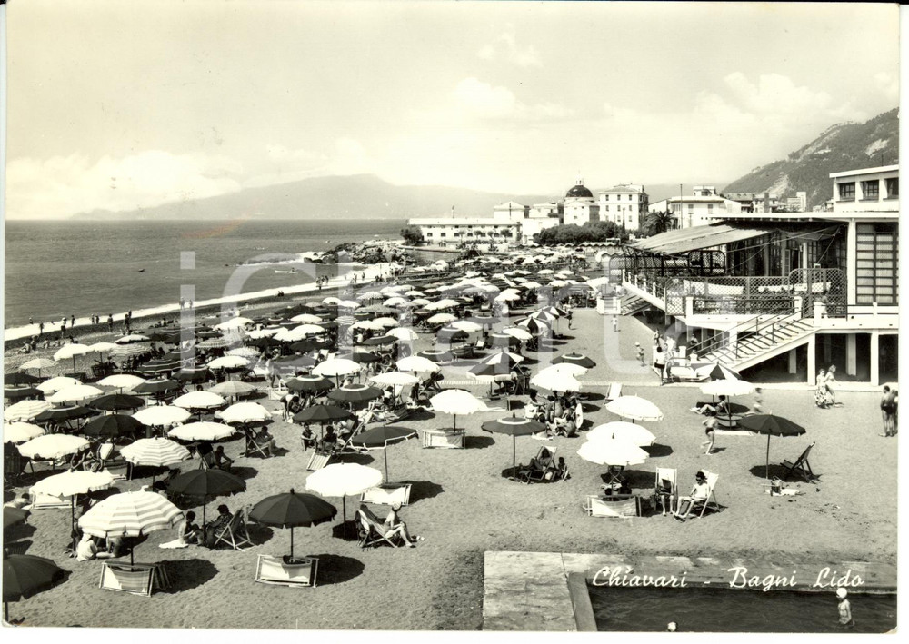 Cartolina originale da collezione 1959 CHIAVARI (GE) Scorcio dei BAGNI LIDO e bar sulla spiaggia *Cartolina FG VG 1