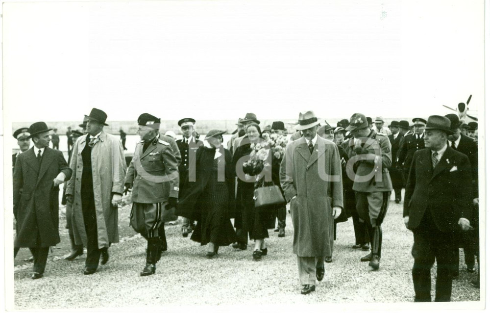 Fotografia d epoca originale 1936 GENOVA Ministro Hans FRANK all aeroporto MUSSOLINI Fotografia 1