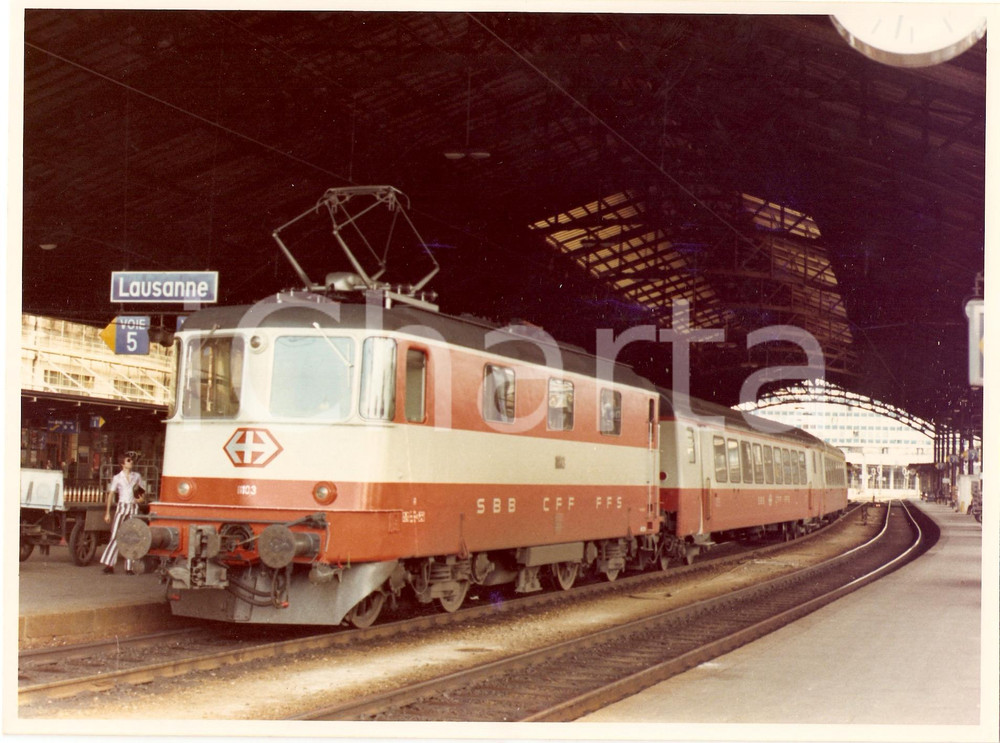 Fotografia d epoca originale 1970 ca LOSANNA SVIZZERA  SBB CFF FFS Locomotiva 103 in stazione Fotografia 1