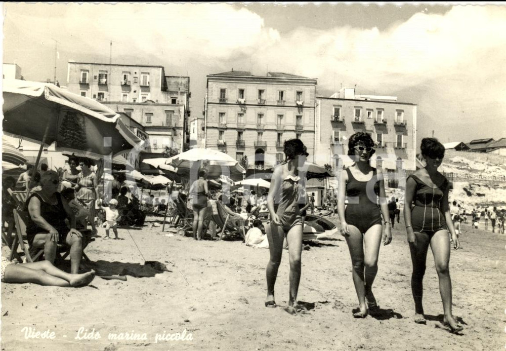 Cartolina originale da collezione 1960 ca VIESTE (FG) Ragazze al lido MARINA PICCOLA FG 1