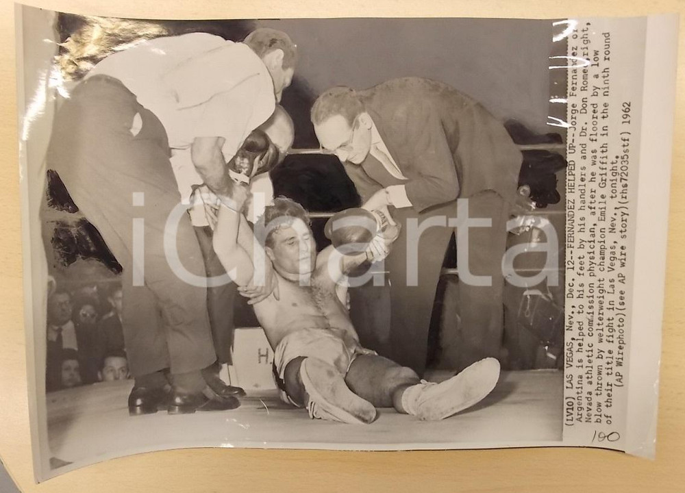 Fotografia d epoca originale 1962 LAS VEGAS BOXE Jorge FERNANDEZ messo ko da Emile GRIFFITH Foto cm 36 x 25 1