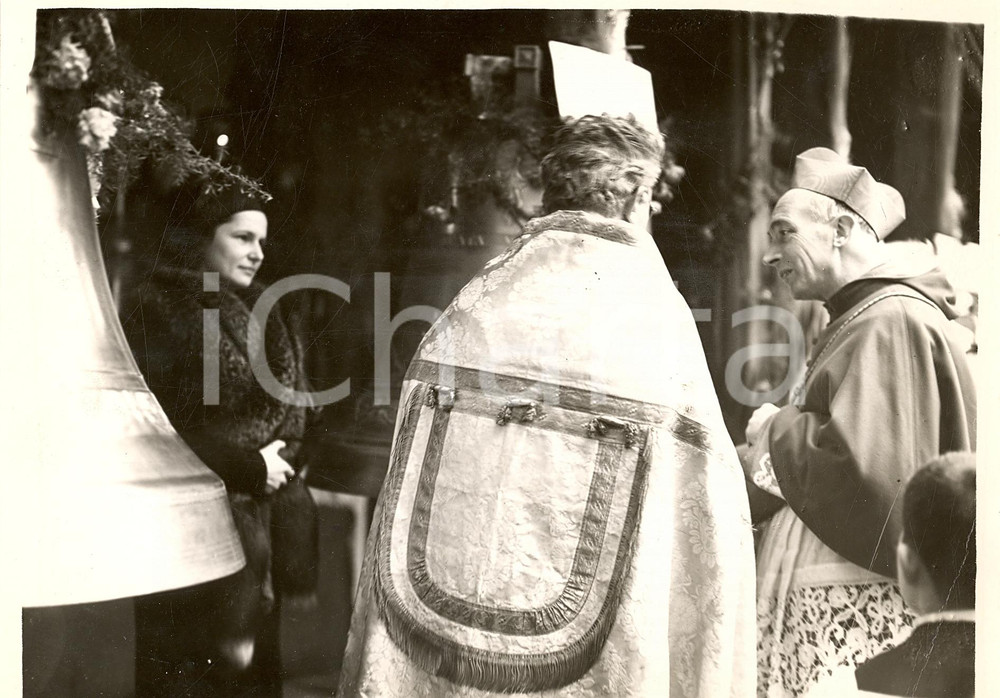 Fotografia d'epoca originale 1938 MILANO Cardinale Ildefonso SCHUSTER benedice campane in pubblico Foto 1