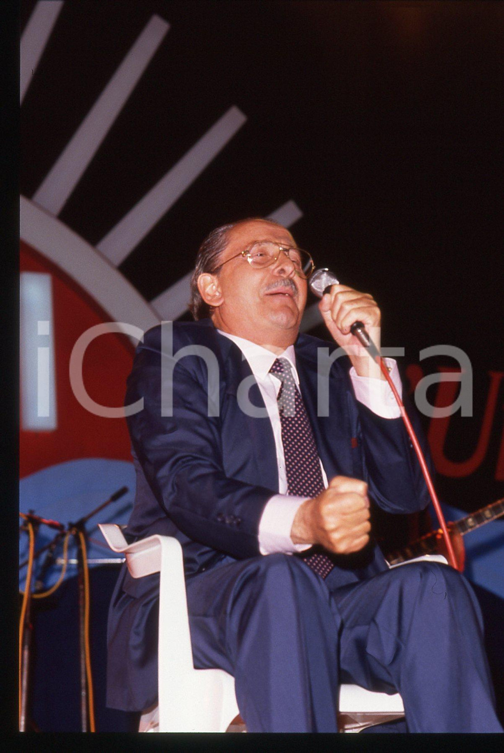 35mm vintage slide* 1989 MILANO Domenico MODUGNO canta ad un comizio del PSDI 51