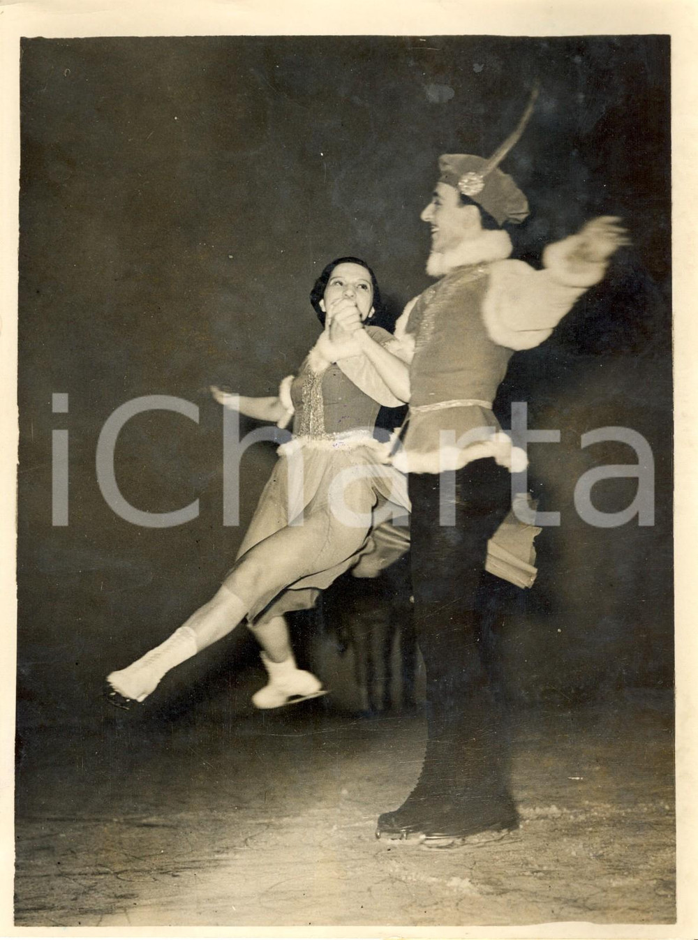Fotografia d epoca originale 1937 LONDON COVENT GARDEN Pattinaggio Pierre Brunet e Andrée JOLY Opera House 1
