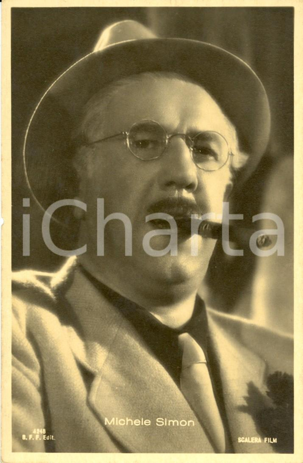 Cartolina originale da collezione 1940 MICHEL SIMON con occhiali, cappello e sigaro 1