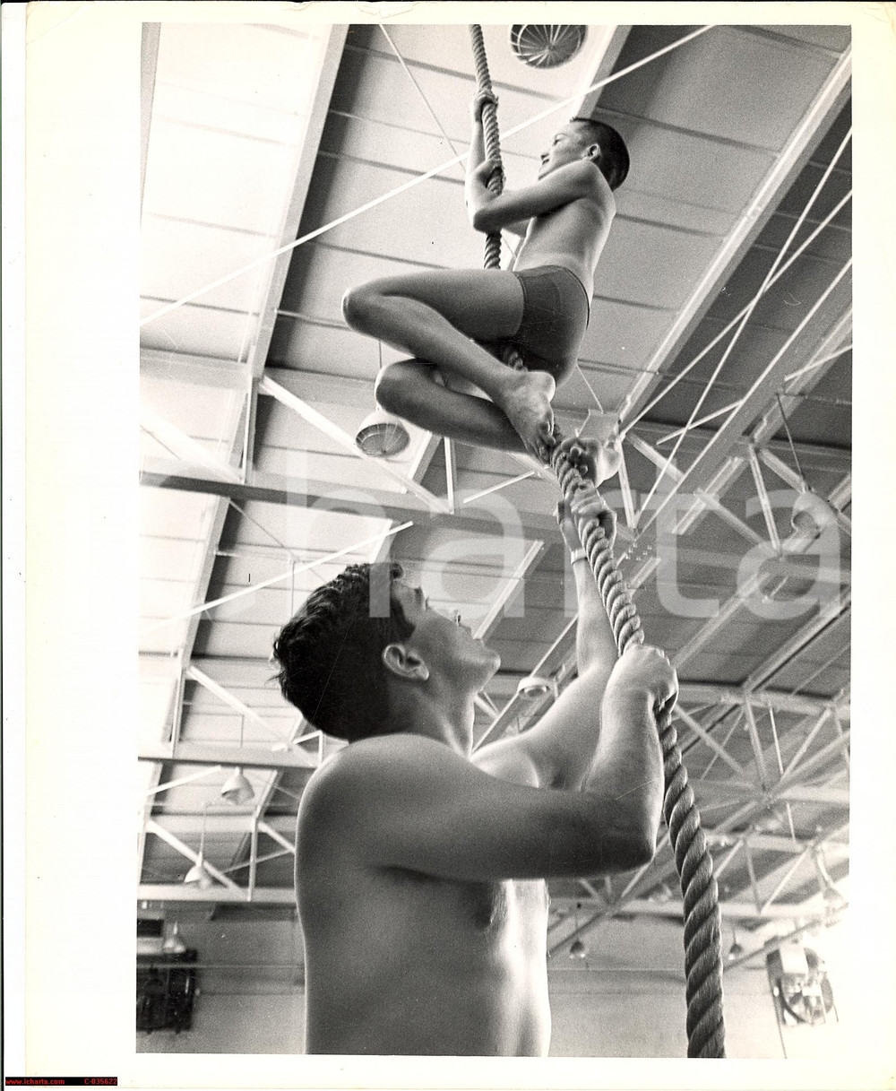 Fotografia d epoca originale 1955 WEST POINT GEORGIA esercizi fune REAL PHOTO 1