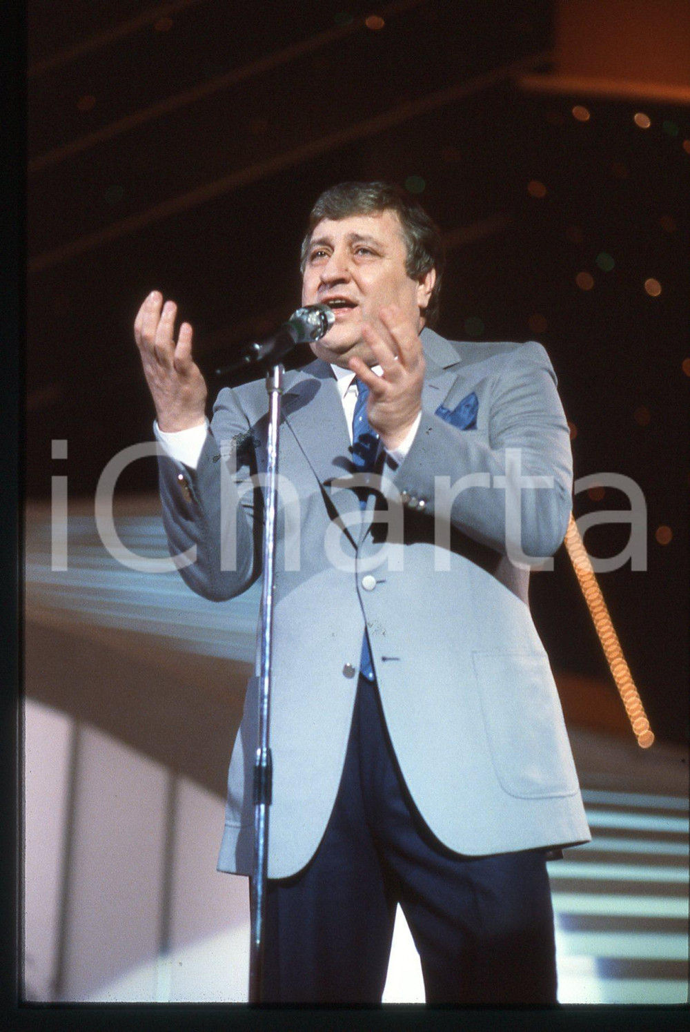 35mm vintage slide* 1983 SANREMO Mario MEROLA sul palco del Teatro Ariston (2)