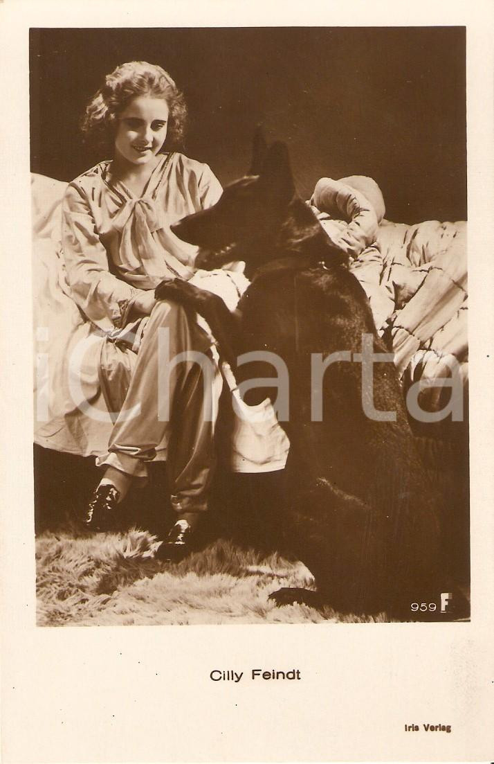 Cartolina originale da collezione 1925 ca CINEMA Actress Cilly FEINDT Portrait with dog *Cartolina FP NV 1