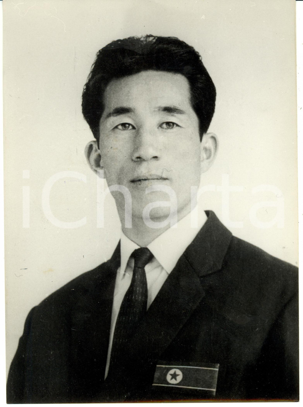 Fotografia d epoca originale 1968 COREA DEL NORD Nazionale calcio Ritratto Kang RYONG WOON interno FOTO 1