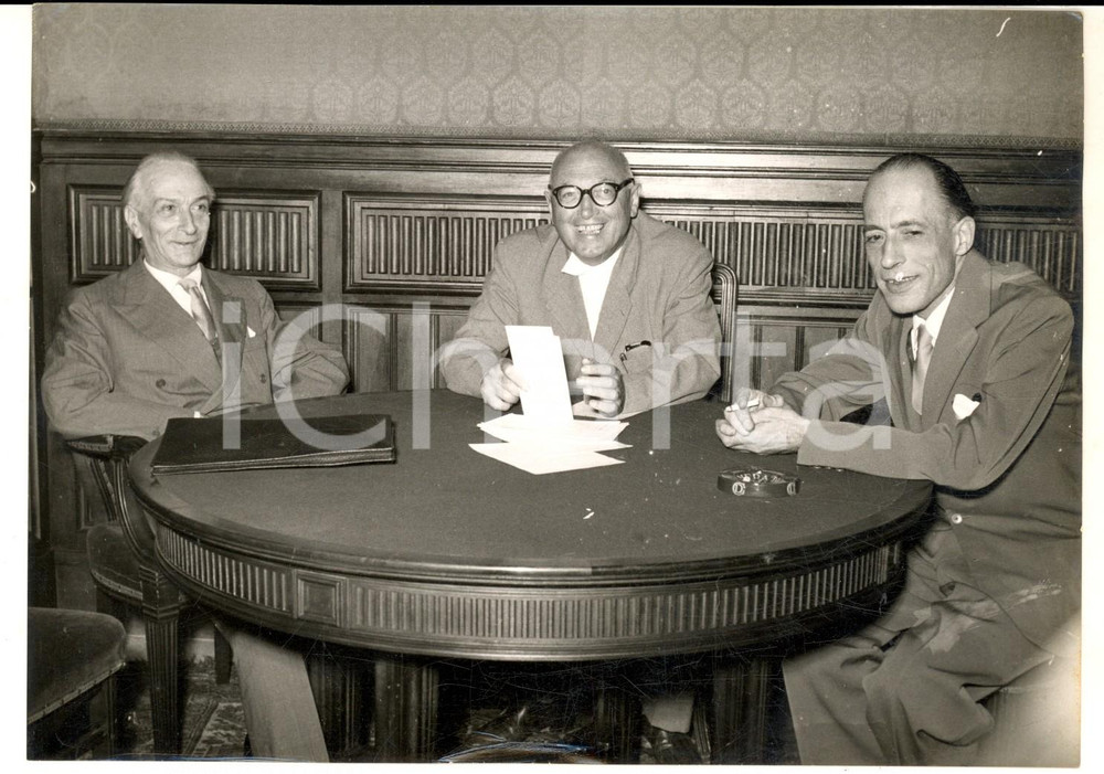 1955 ROMA Crisi di Governo - Antonio SEGNI con Pietro NENNI e Rodolfo MORANDI
