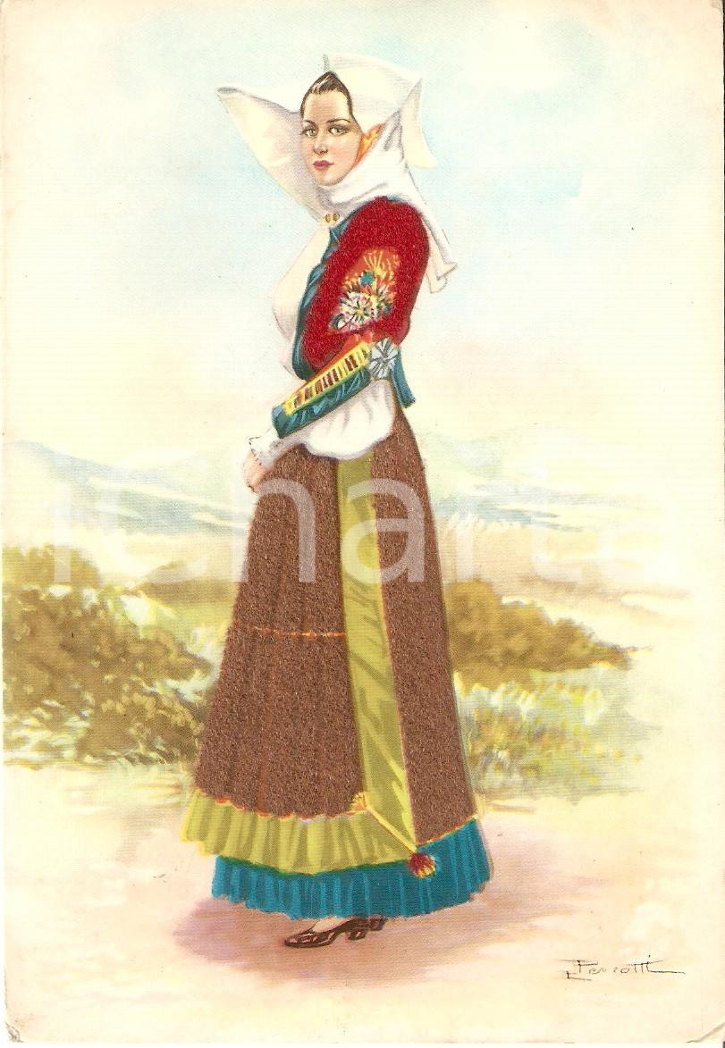 Cartolina originale da collezione 1970 ATZARA NU Donna con costume tradizionale sardo Cartolina con vero tessuto 1