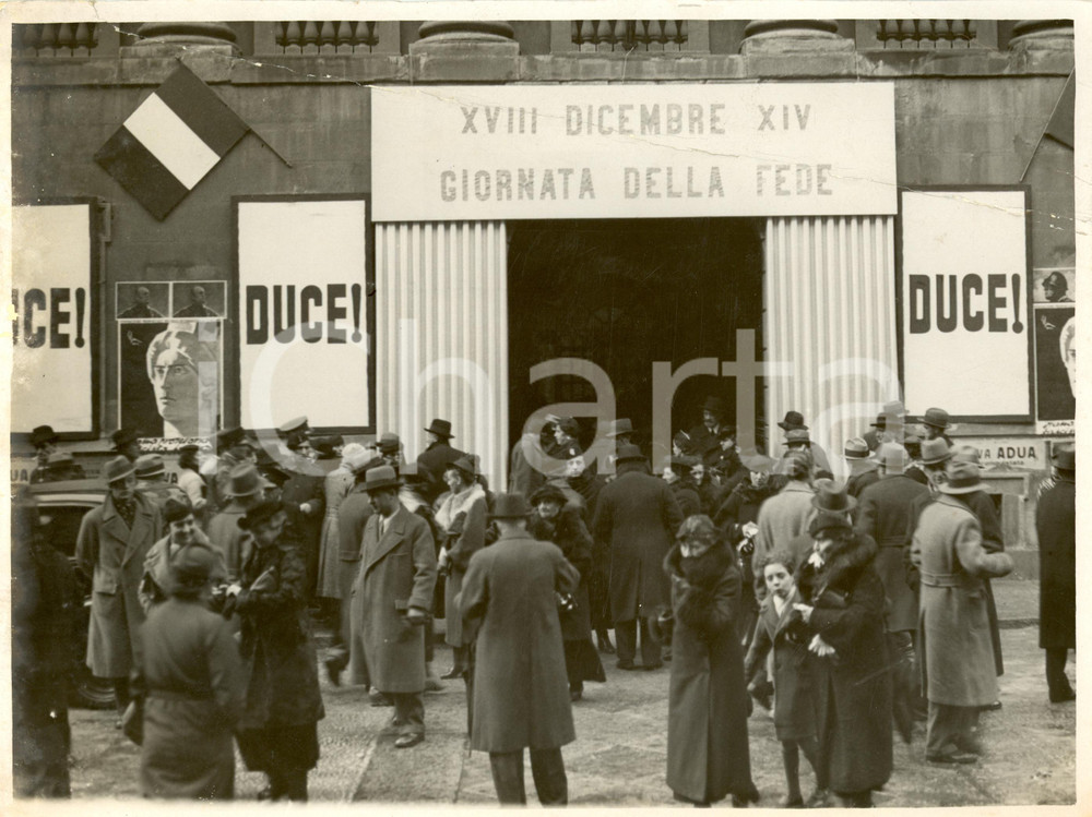 Fotografia d epoca originale 1935 MILANO Giornata della FEDE Mogli donano Oro per la Patria Foto DANNEGGIATA 1