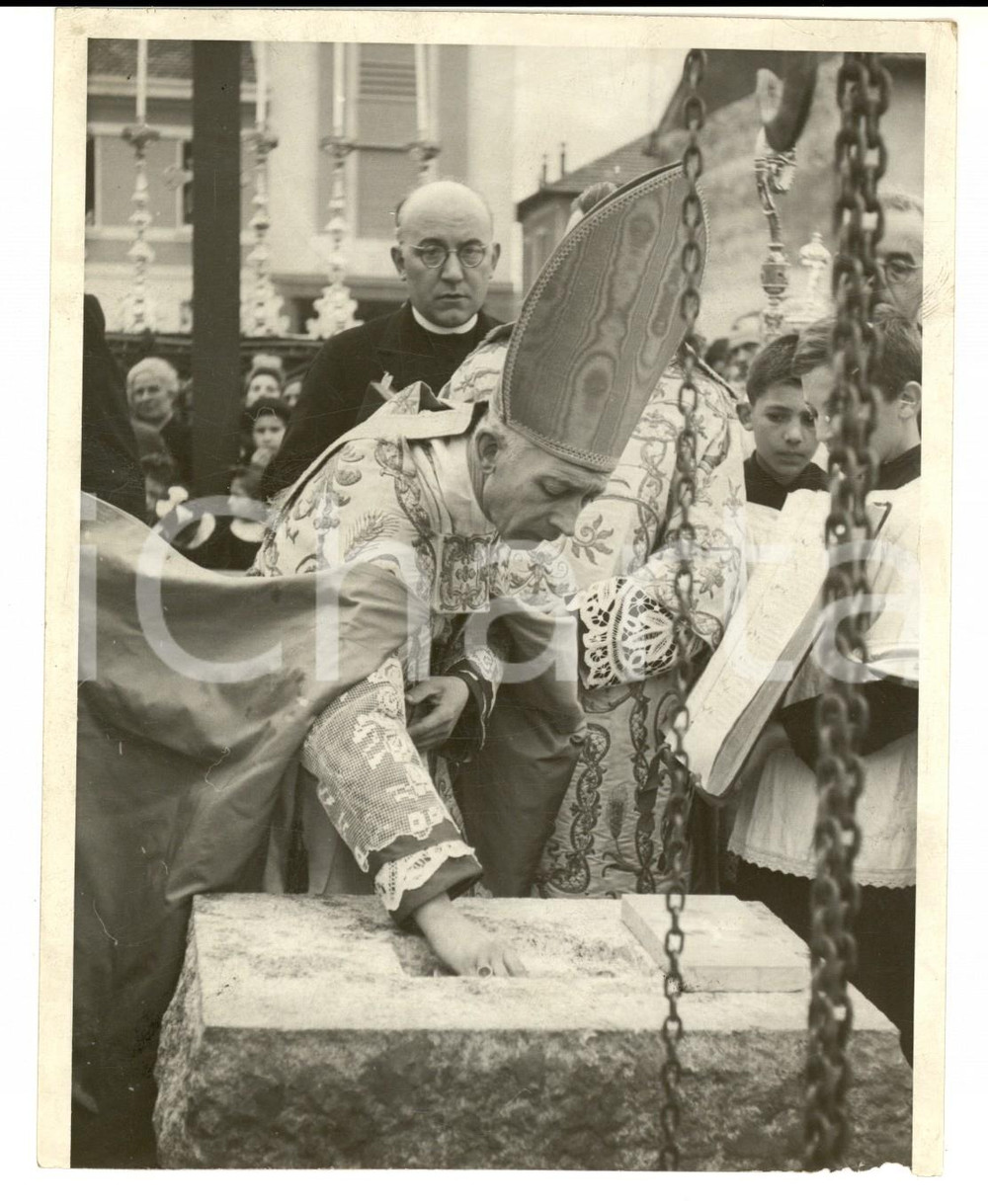 Fotografia d epoca originale 1940 PARABIAGO Card. SCHUSTER benedice prima pietra della chiesa per Felice GAJO 1
