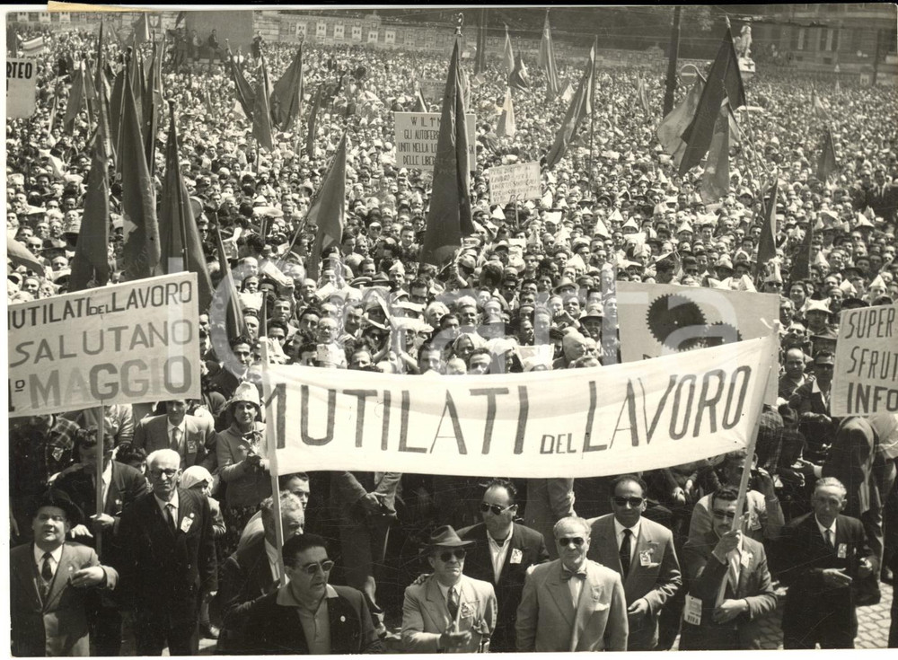 1953 ROMA 1° Maggio - I mutilati del lavoro in Piazza del Popolo - Foto