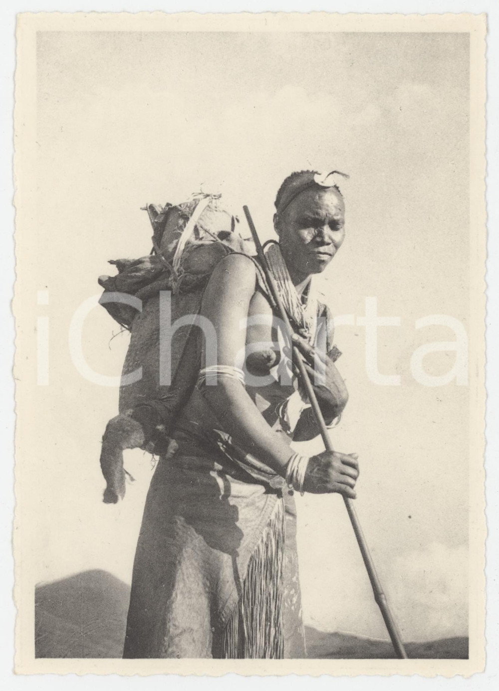 1940 ca CONGO BELGE - KIVU Femme Banya-Bongo NU ETHNIQUE Carte postale  Fotocartolina postale d'epoca.Non viaggiata.FOTOGRAFO: J.V. Leroy GOOD/buono  Formato: 15x10 cm originale e autentica 1