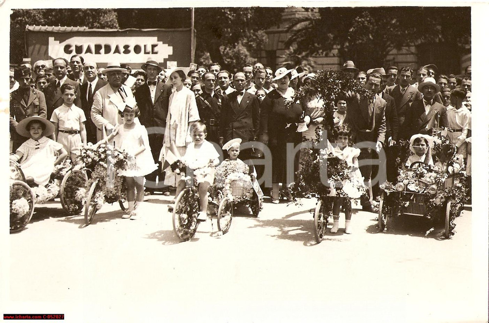 Fotografia d'epoca originale 1935 NAPOLI Concorso tricicli Fiera del Giocattolo 1