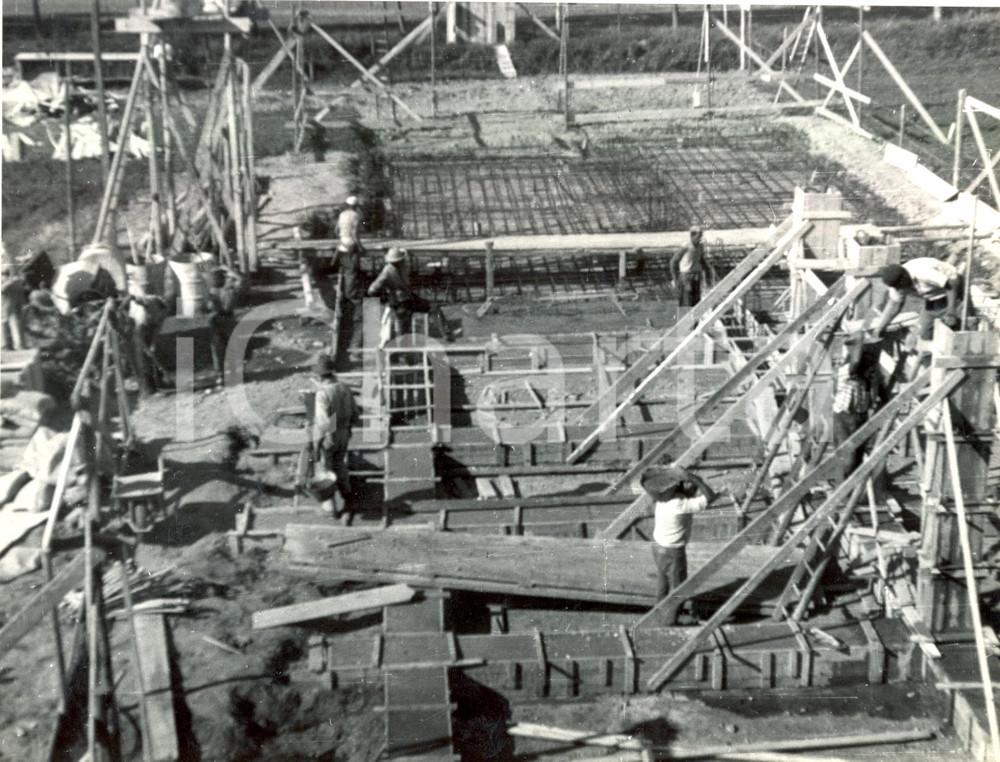 Fotografia d'epoca originale 1950 ca MORTARA Alloggi popolari - Lavori fondamenta RONDELLI E ROVATI *Foto 2 1