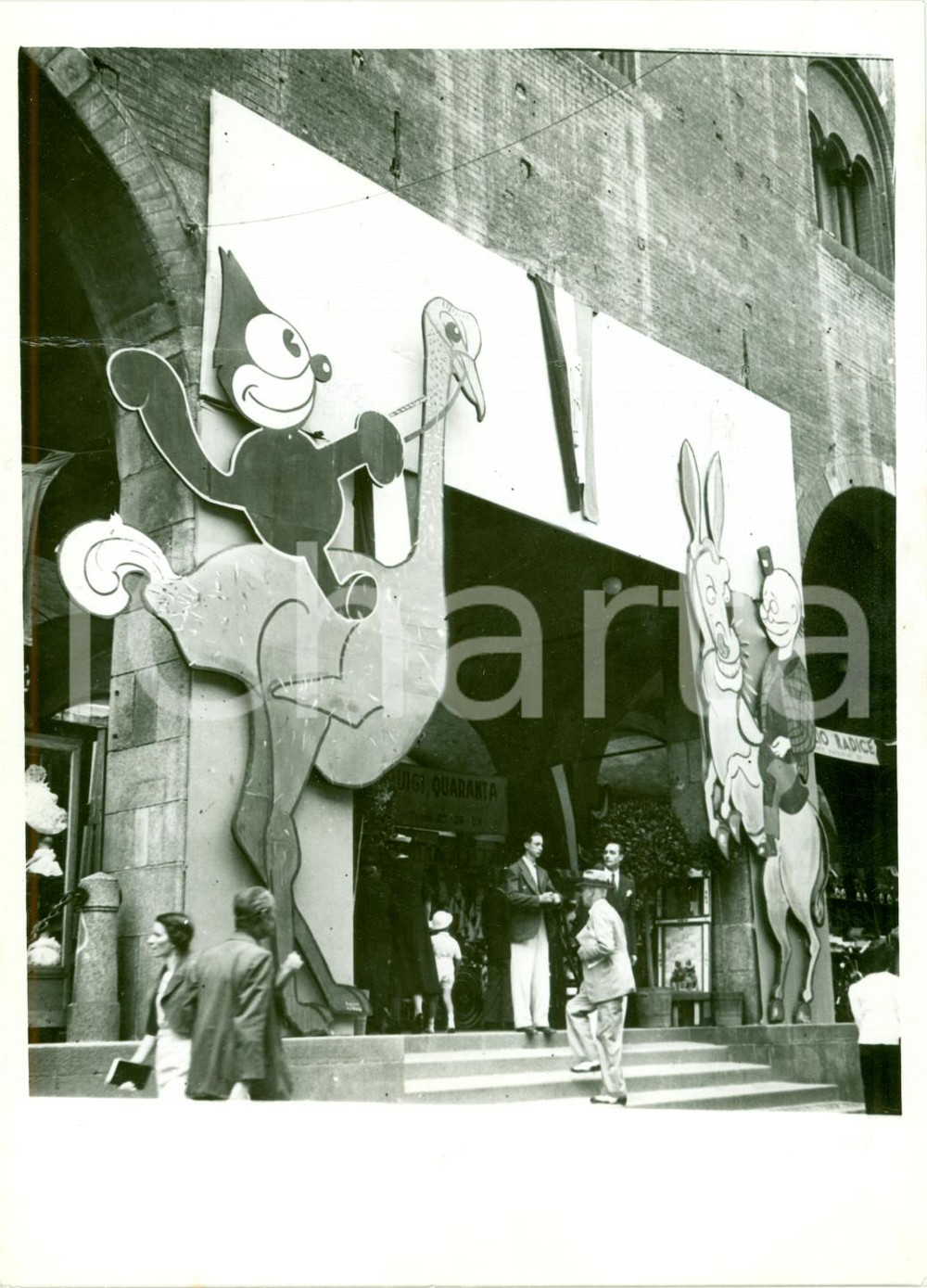 Fotografia d epoca originale 1938 MILANO MIO MIAO l antagonista di TOPOLINO alla mostra del giocattolo FOTO 1