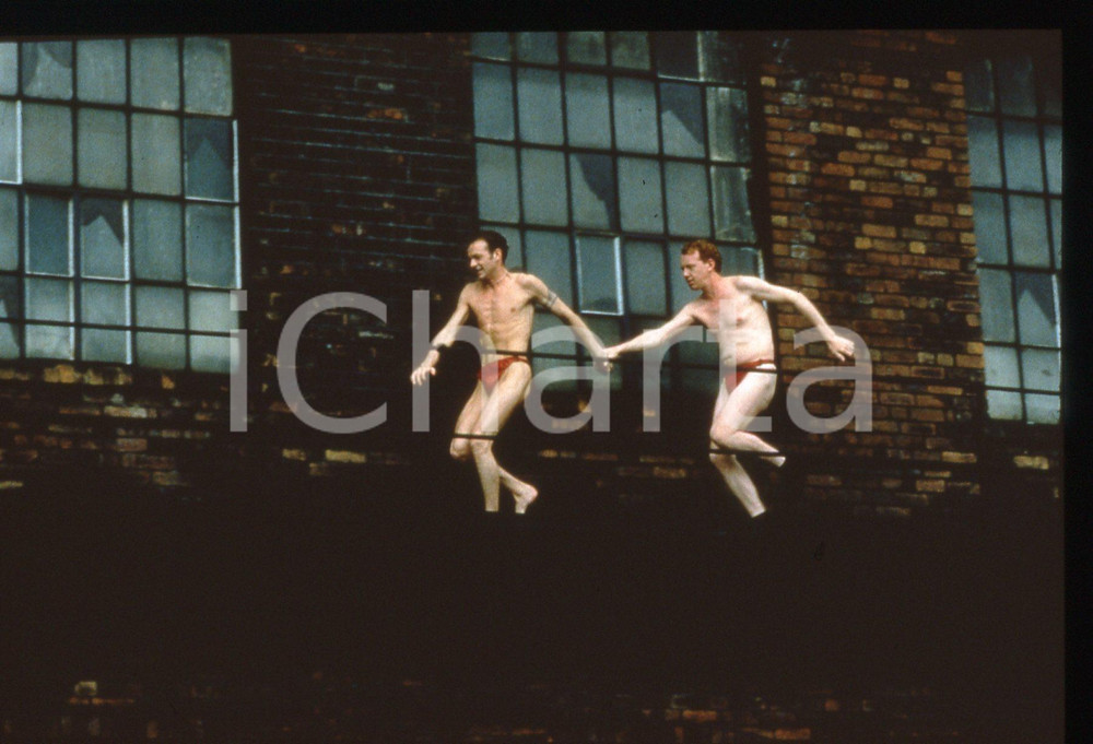 35mm vintage slide* 1997 THE FULL MONTY - Steve HUISON e Hugo SPEER nel film