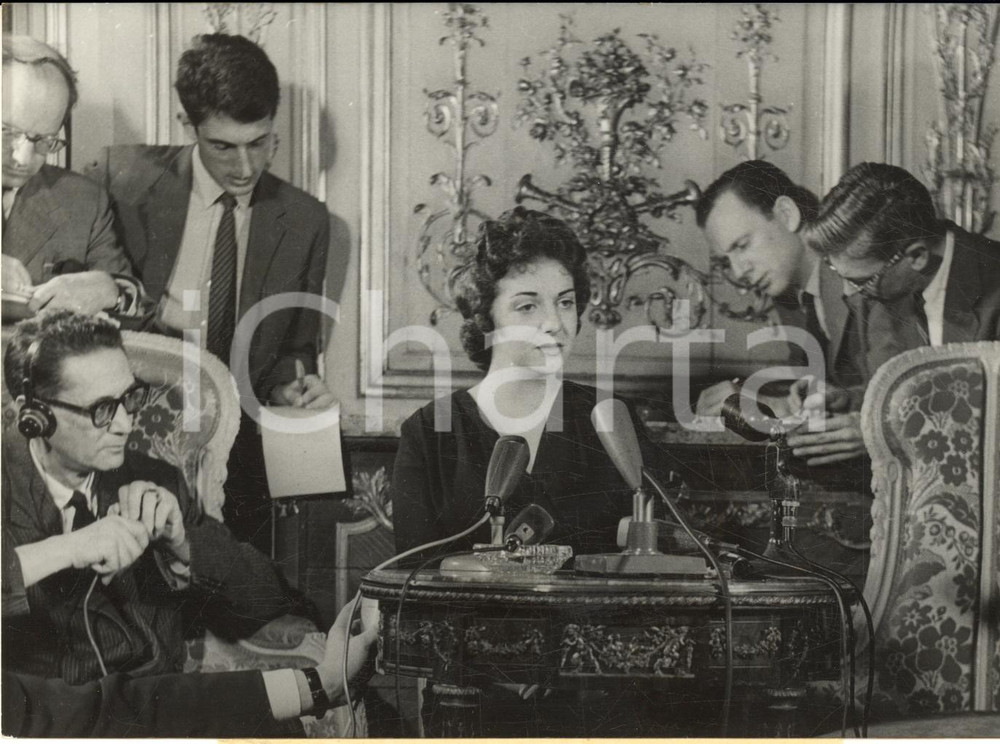 1960 PARIS Barbara POWERS en conférence de presse pour son mari condamné en URSS