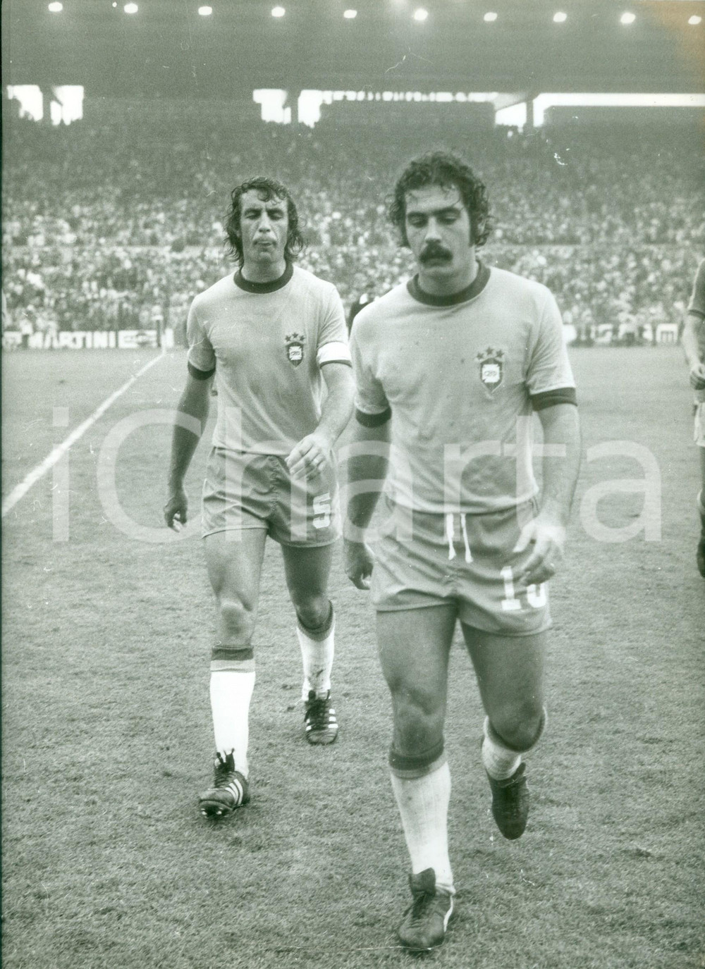 Fotografia d epoca originale 1978 BRASILE Calcio MONDIALI Roberto RIVELINO e PIAZZA escono dal campo Foto 1