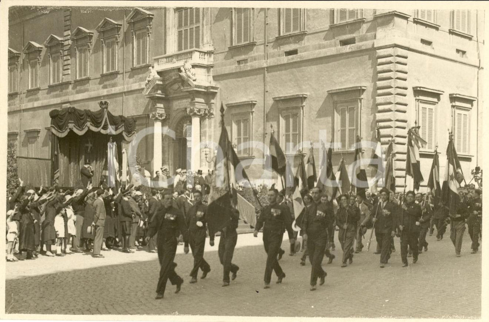 Fotografia d epoca originale 1928 ROMA Quarantamila combattenti davanti a VITTORIO EMANUELE III Fotografia 1