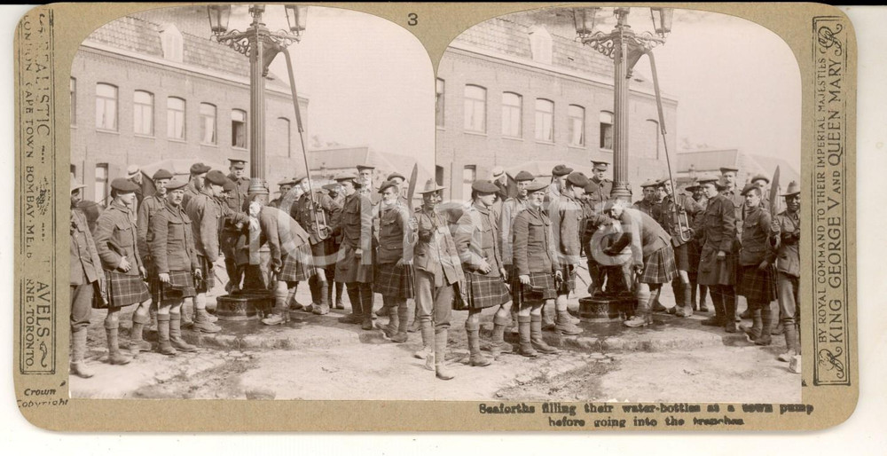 Fotografia d epoca originale 1918 WW1 THE GREAT WAR Seaforths filling theri waterbottles Stereoscopic nÂ° 3 1