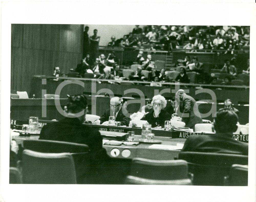 Fotografia d epoca originale 1957 NEW YORK USA Anna KETHLY processo vs crimini URSS contro UNGHERIA Foto 1