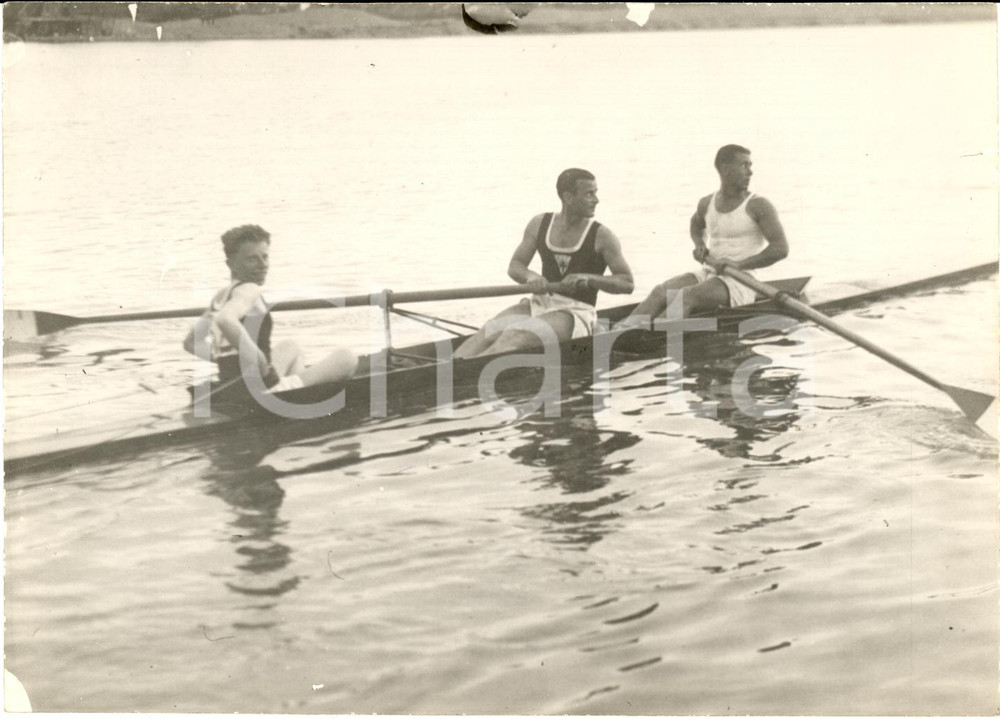 Fotografia d'epoca originale 1935 ca MILANO Canottaggio Squadra FIRENZE a Littoriali 1