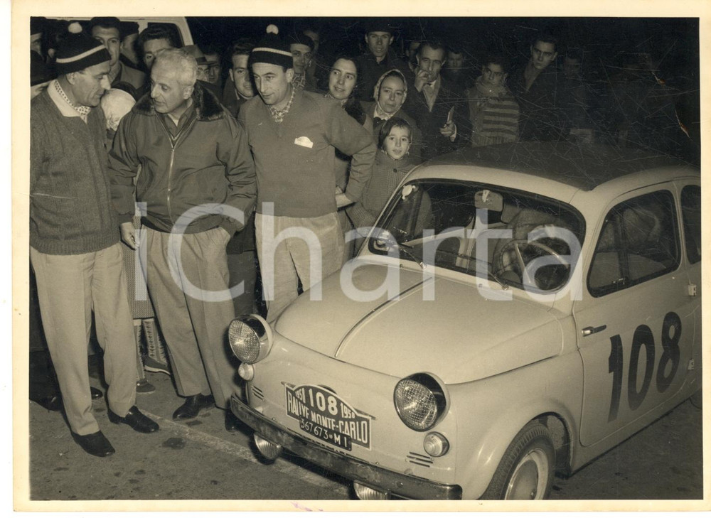 1958 AUTOMOBILISMO RALLY MONTECARLO Gigi VILLORESI Ovidio CAPELLI *Foto Fotografia d'epoca con didascalia dattiloscritta coeva. CONDIZIONI: G (lieve piegatura a sinistra)FORMATO: 18x13 cm     originale e autentica 1
