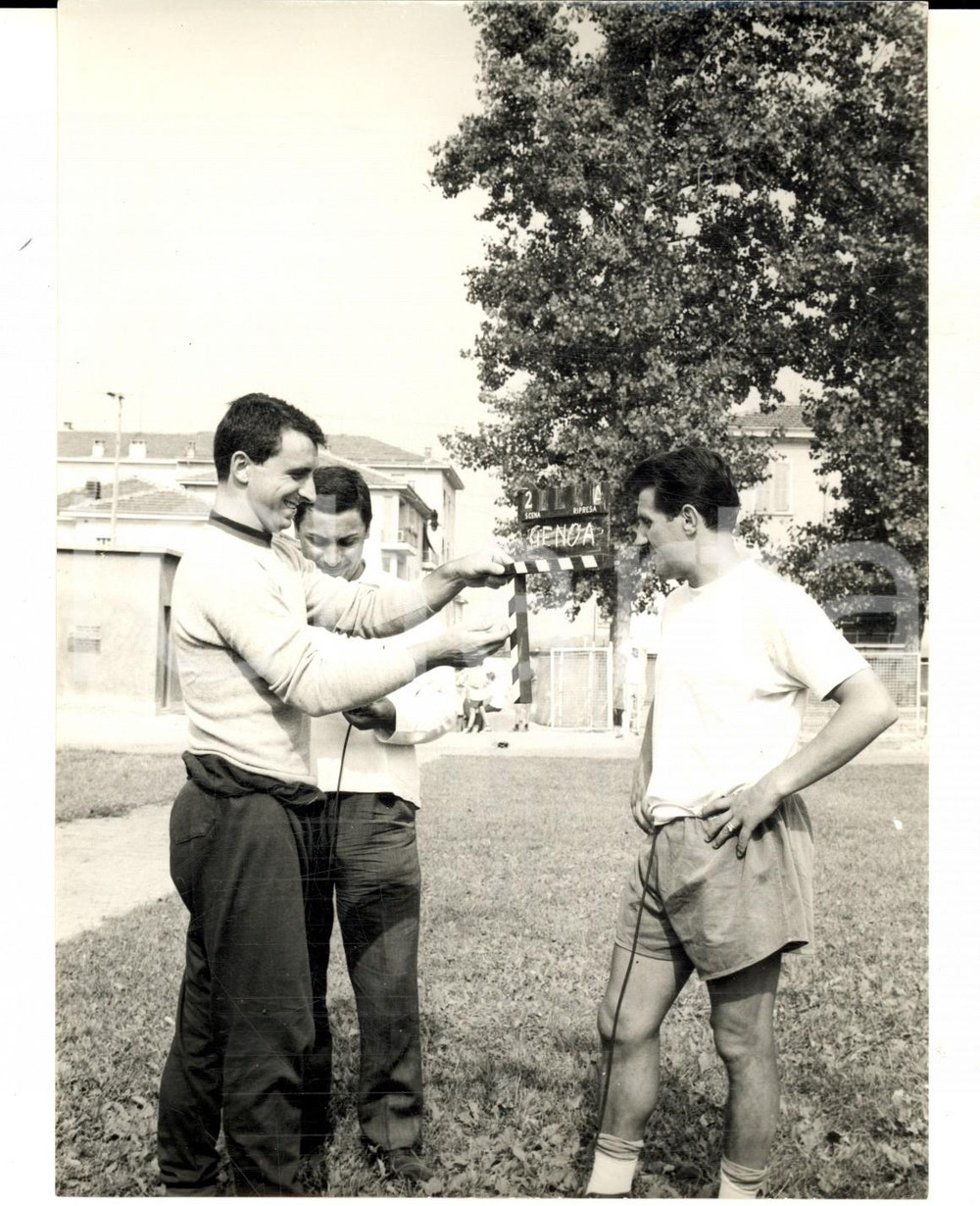 Fotografia d epoca originale 1963 MONDOVI  CALCIO Ritiro GENOA Ciak Giampaolo PIACERI a Mario PANTALEONI Foto 1