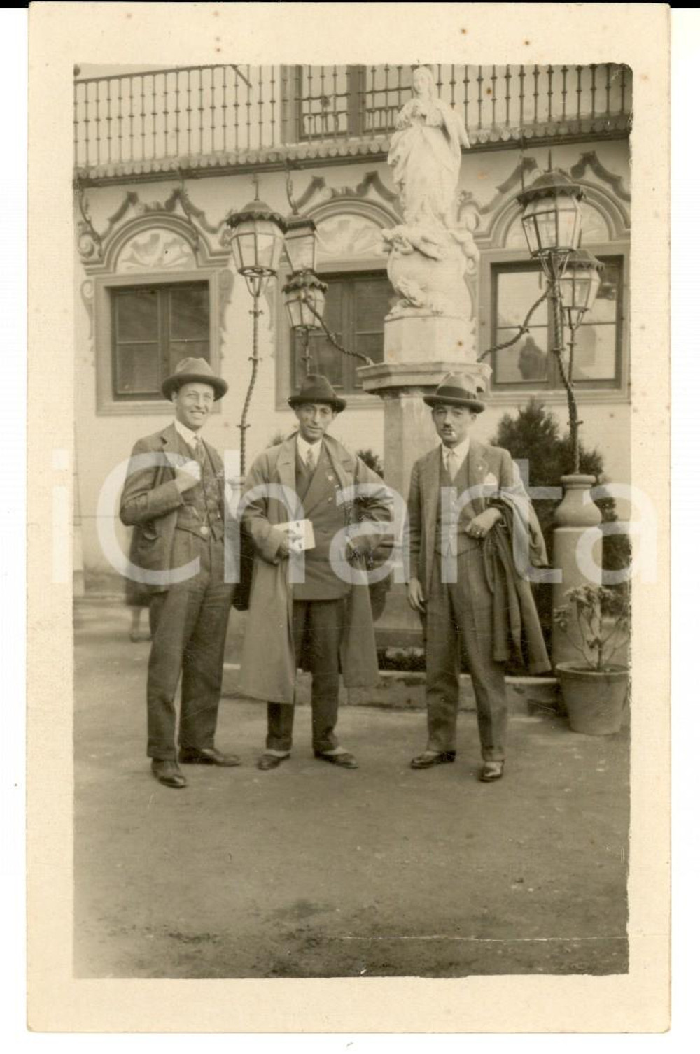 Fotografia d'epoca originale 1929 BARCELLONA (ES) Turisti in posa all'Esposizione Internazionale *Foto FP 1