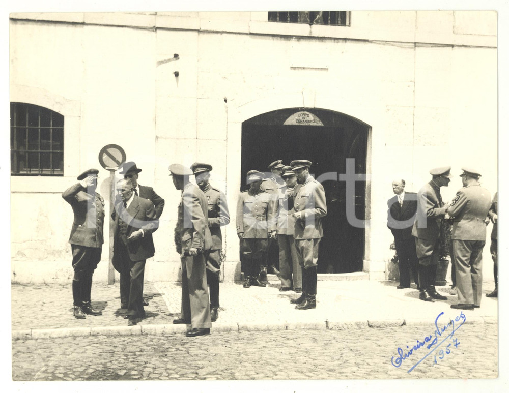 Fotografia d epoca originale 1957 PORTUGAL Visita di un politico al CORPO DO COMANDO  Foto OLIVEIRA NUNES 1