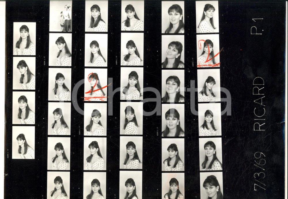 Fotografia d epoca originale 1969 PARIS MODA INVERNO Modella con maglione chiaro Foto RICARD 34 provini 1