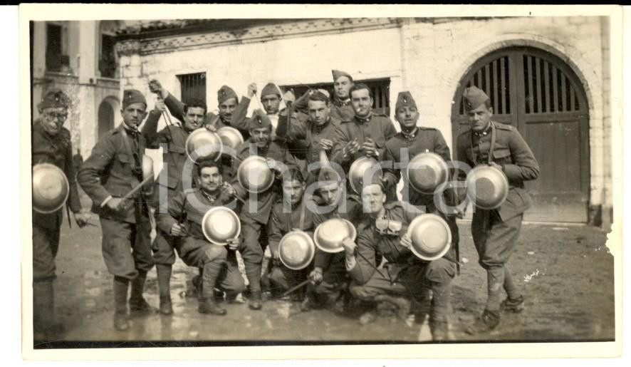 Fotografia d epoca originale 1929 CAMPOBASSO Soldati 5Â° Reggimento Fanteria con le gavette Foto 11x6 1