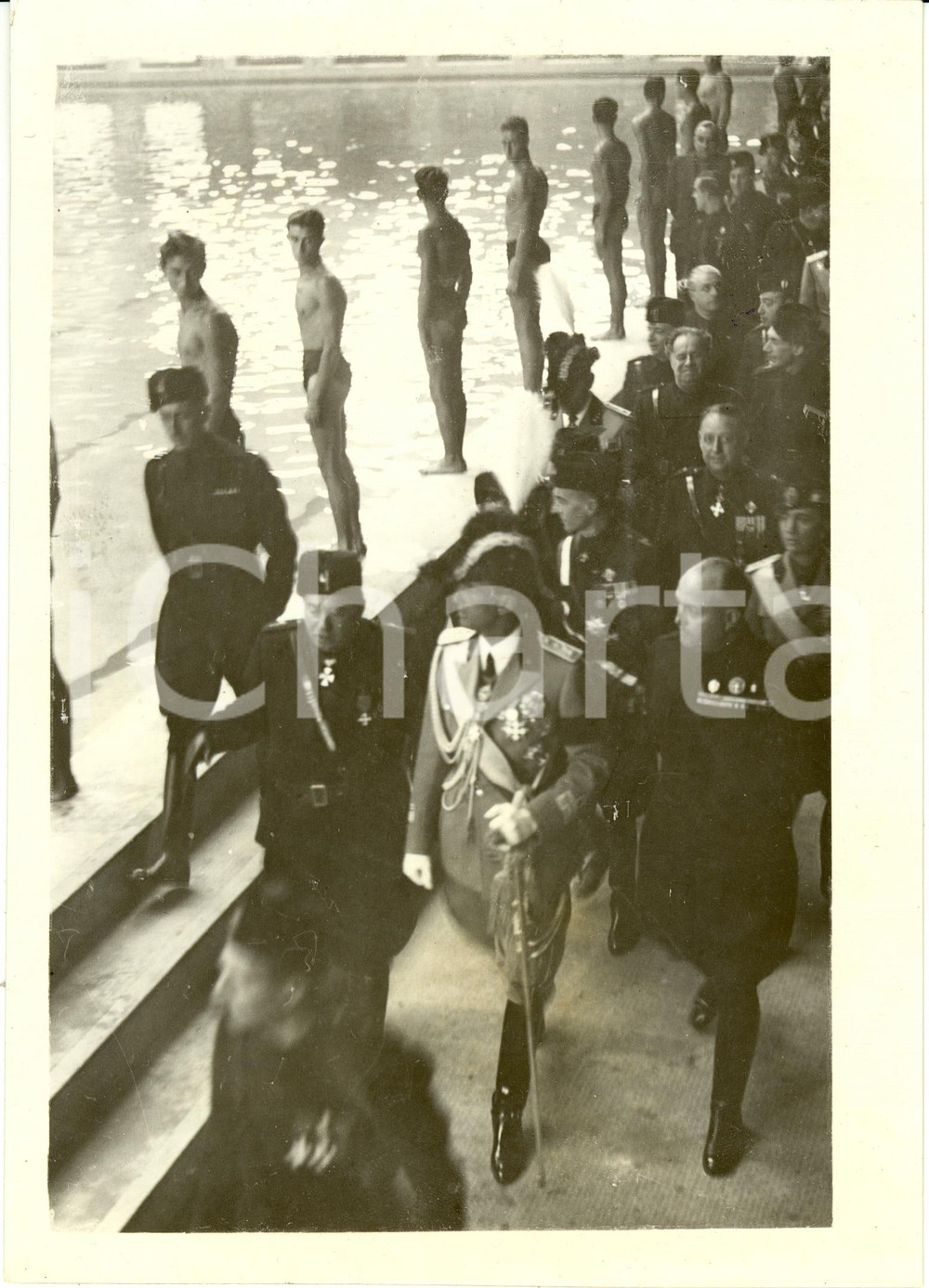 Fotografia d epoca originale 1935 NAPOLI UMBERTO II inaugura grande piscina coperta Fotografia 1
