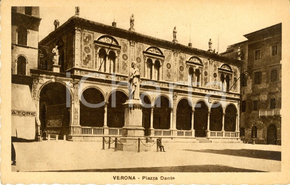 Cartolina originale da collezione 1930 ca VERONA Veduta di Piazza DANTE con monumento *Cartolina FP NV 1