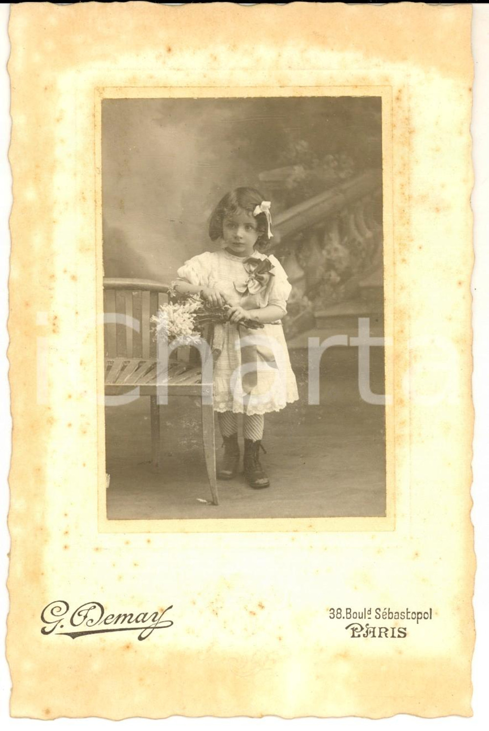Fotografia d epoca originale 1910 ca PARIS F Ritratto di bambina in abito bianco Foto DEMARS VINTAGE 1