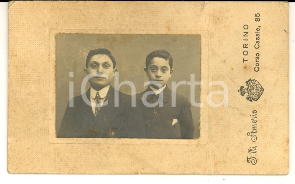Fotografia d epoca originale 1910 ca TORINO Ritratto di due giovani fratelli Fotografia AMERIO CDV 1