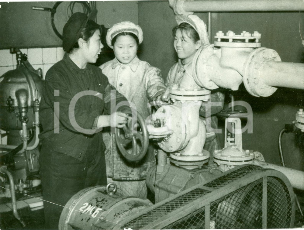 Fotografia d epoca originale 1954 ANSHAN CHINA Operai al lavoro a IRON AND STEEL COMPANY Fotografia 1