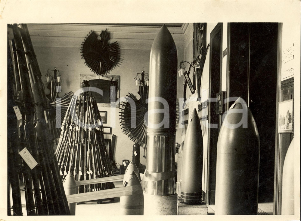 Fotografia d'epoca originale 1936 ROMA Museo dei GRANATIERI - Oggetti esposti in una sala *Fotografia 1