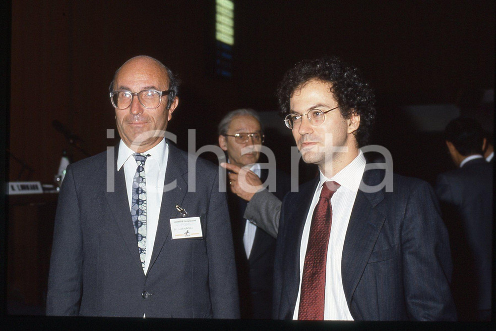 35mm vintage slide* 1986 MILANO Niklas LUHMANN Charles SABEL a un convegno (4)