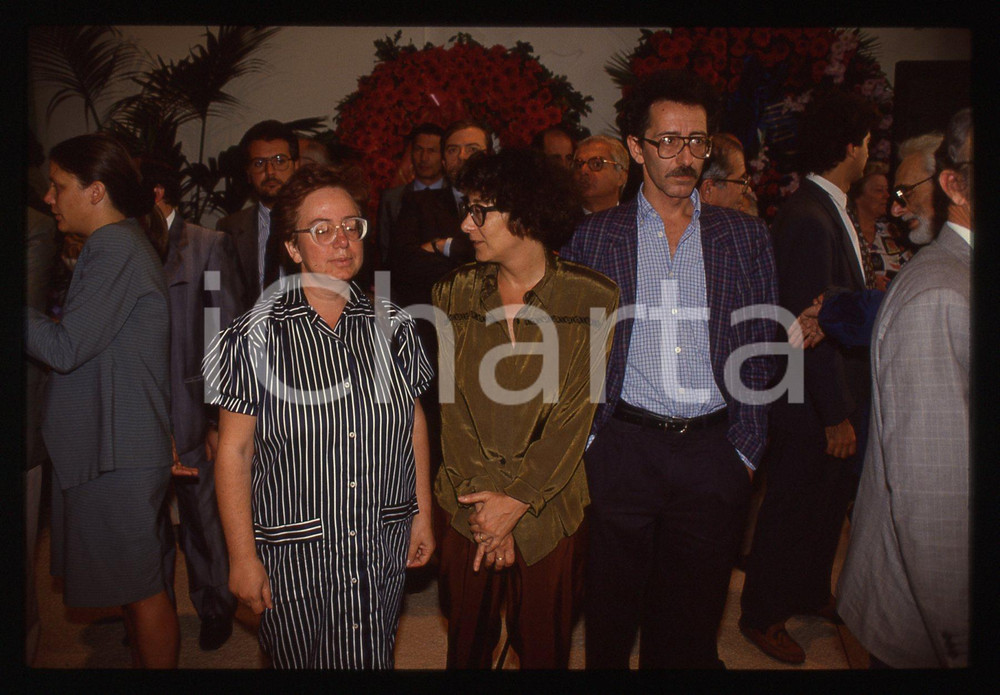 35mm vintage slide* 1990 ROMA Giovanna e Gaspara PAJETTA al funerale del padre 4