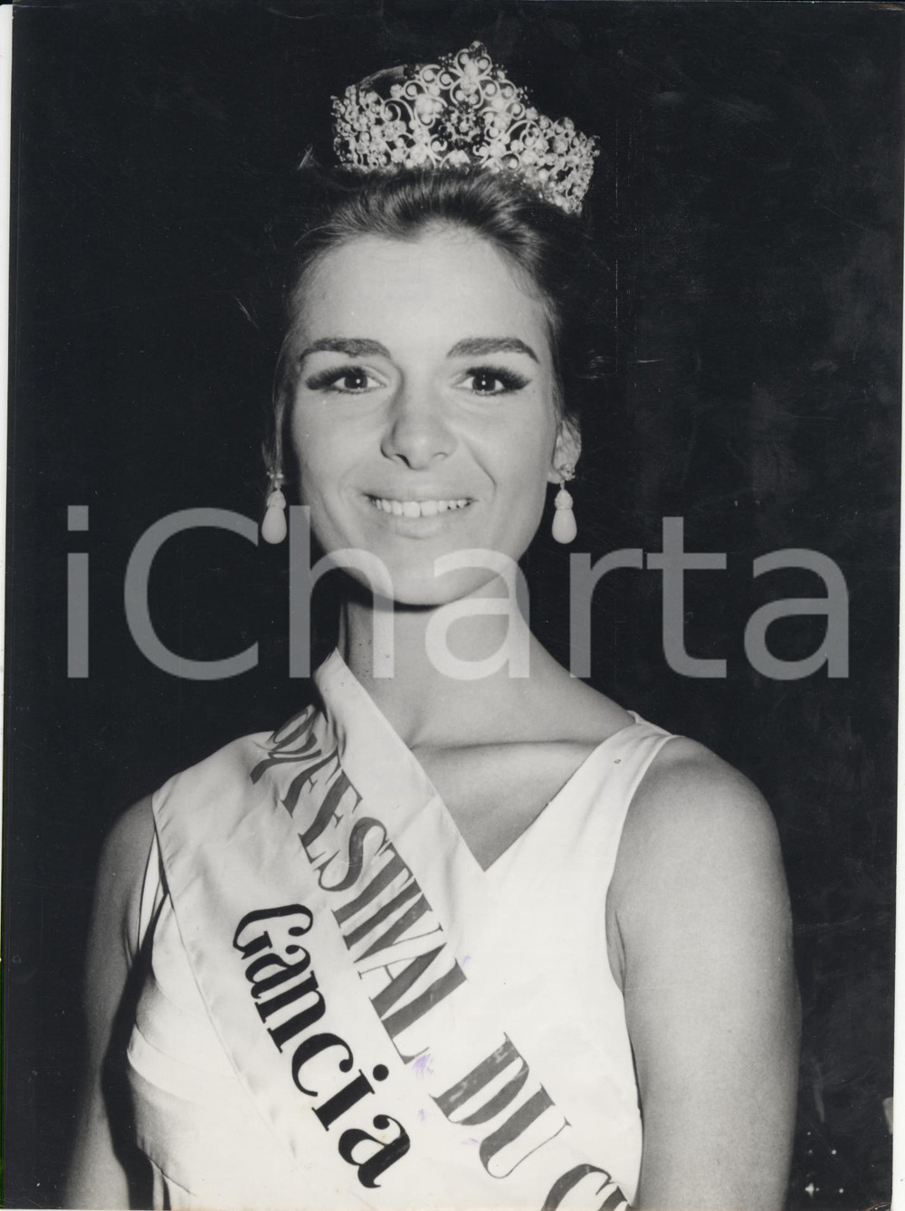 Fotografia d epoca originale 1966 CANNES XX Festival del Cinema  Sylvia CASABLANCAS eletta Lady Festival 1