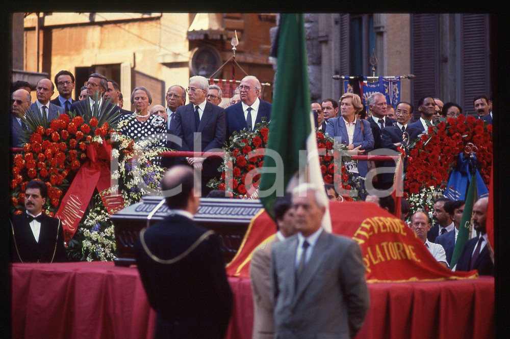 35mm vintage slide* 1990 ROMA Funerale Gian Carlo PAJETTA - Francesco COSSIGA 1