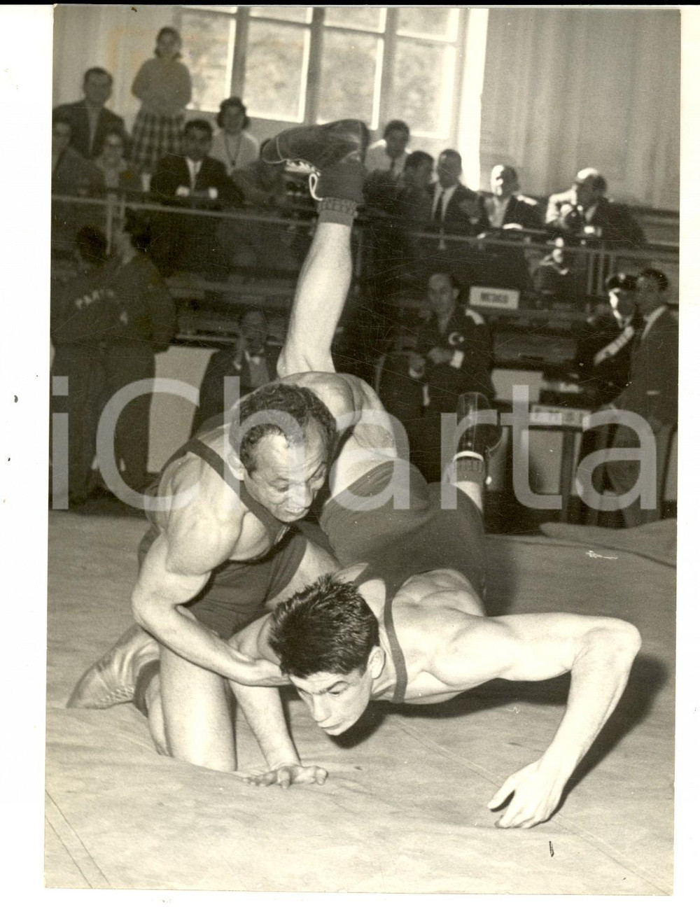 Fotografia d epoca originale 1953 NAPOLI Mondiali LOTTA  AYVANS TURCHIA contro ROOK GERMANIA Foto 1
