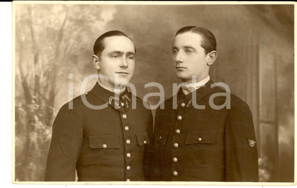 Fotografia d epoca originale 1915 ca WW1 MIRAMAS FRANCE Portrait de deux officiers d AVIATION Photo PARRAUD 1