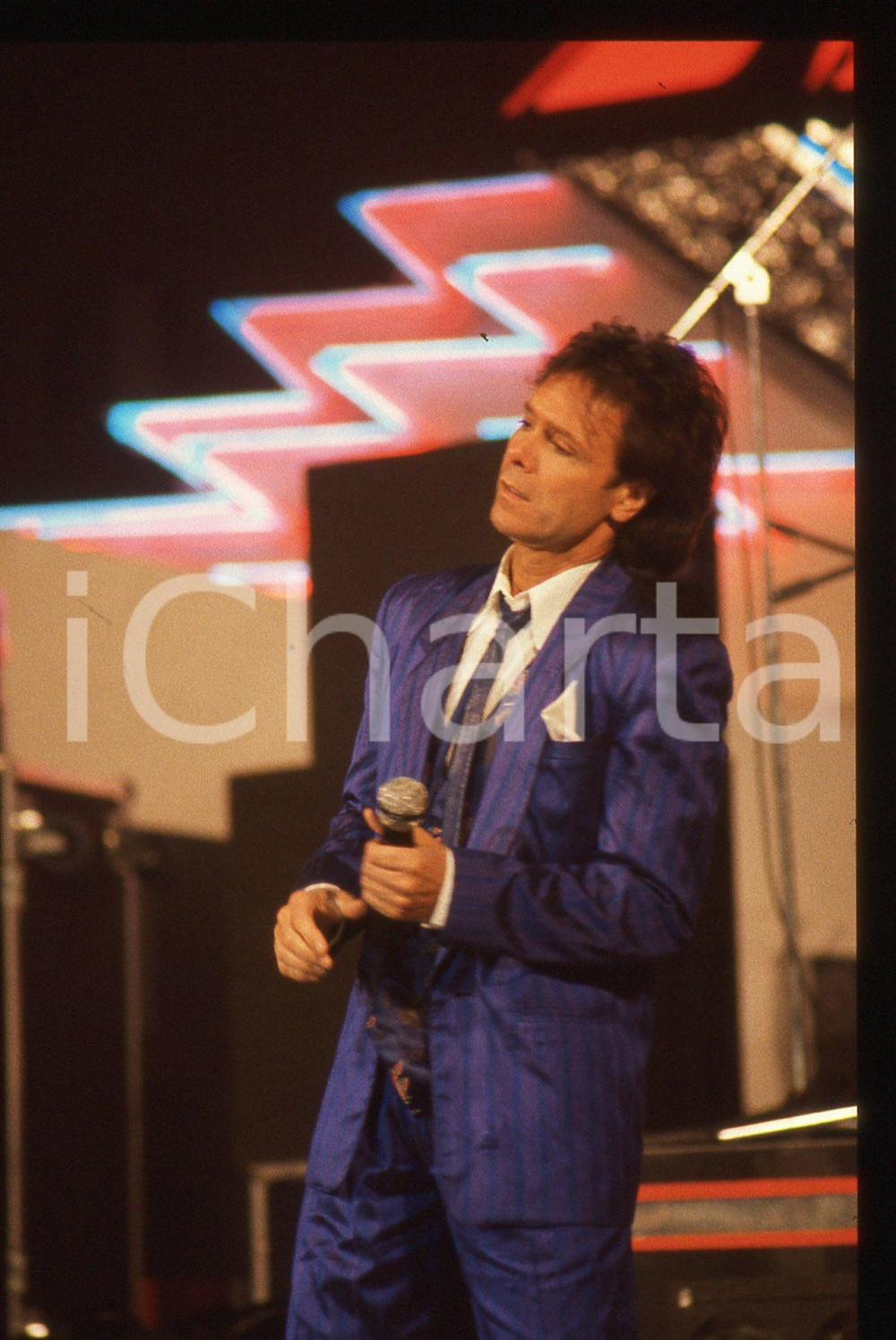35mm vintage slide* 1989 SANREMO Cliff RICHARD sul palco del PALABARILLA (44)